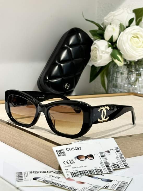 Picture of Chanel Sunglasses _SKUfw76989920fw